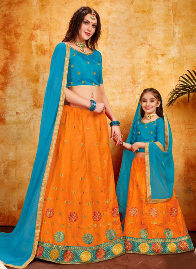 mom and daughter chaniya choli