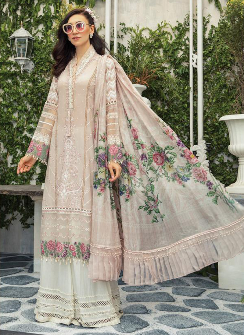 Latest Trending Pakistani Suits Designs Every Women’s Loves..!!