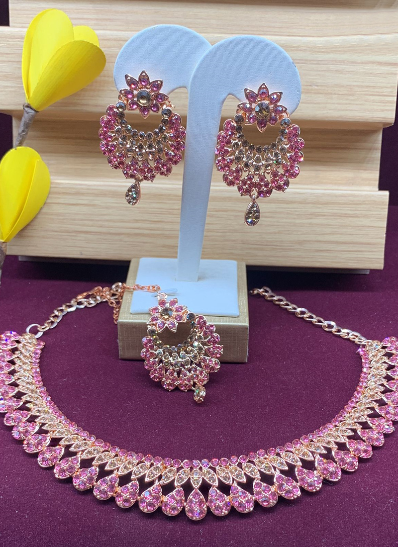 Light Pink And Gold Adorable Diamond Studded Necklace Design