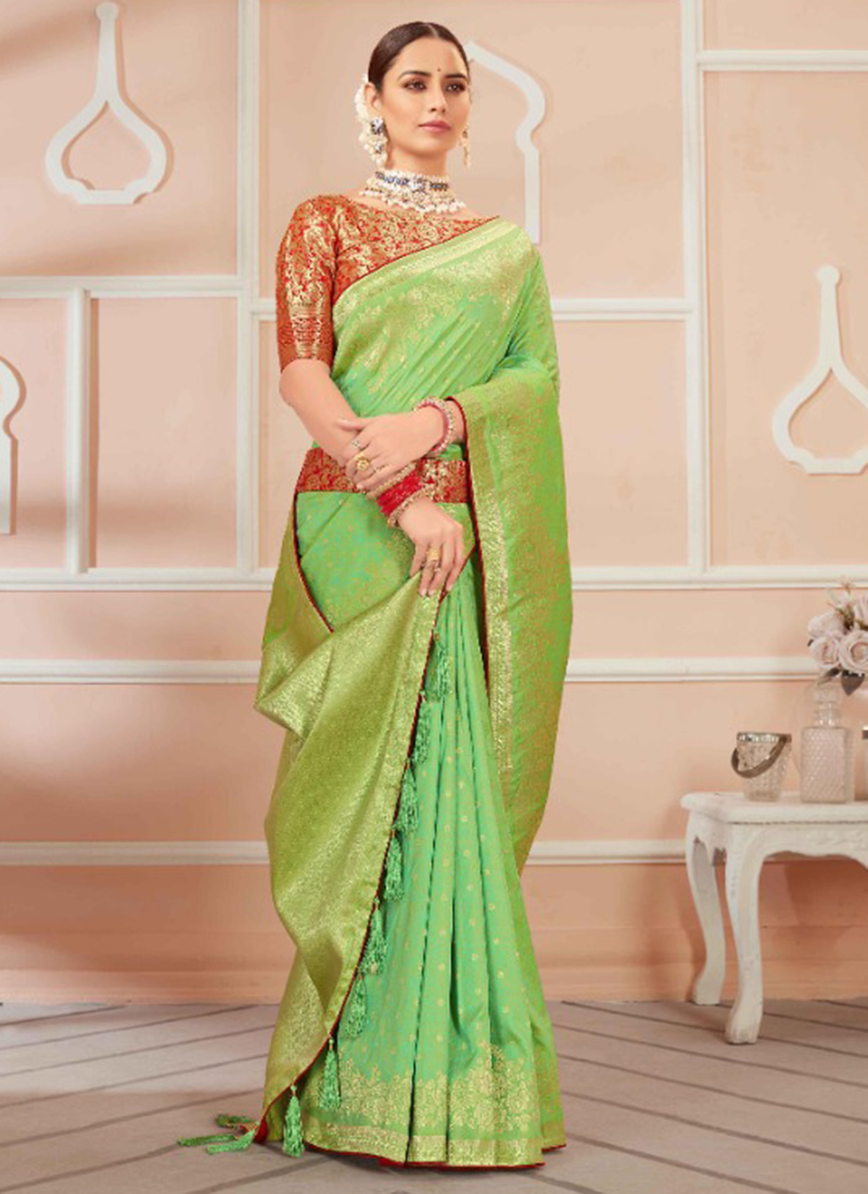 Kanchipuram Bridal Silk Saree Dark Green in Nalanda at best price by  Lakshana - Justdial