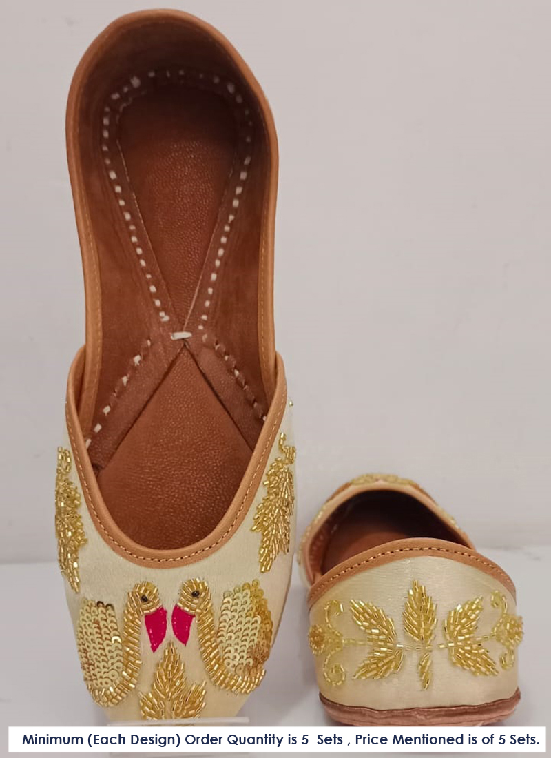 Latest khussa design punjabi jutti stone work flat sandal collection for  girls - YouTube