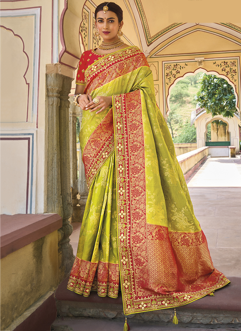 Designer Patola Silk Traditional Saree With Rich Pallu And Z