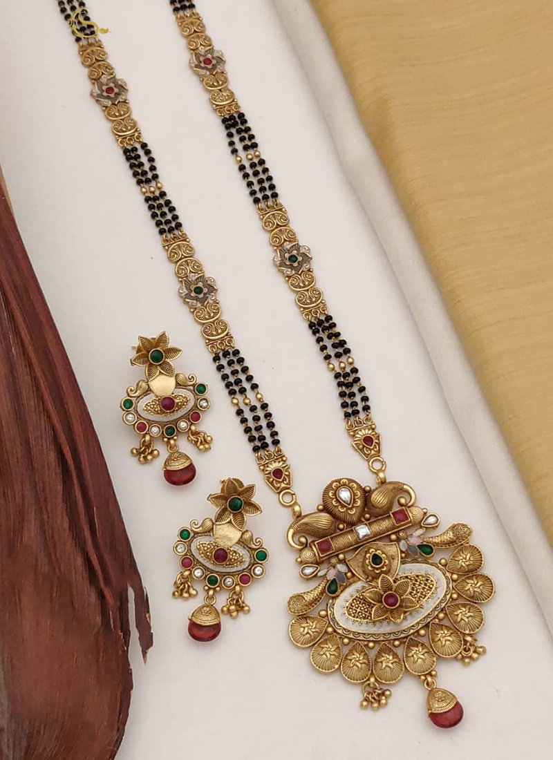 Buy Gold-Toned TraditionalJewellery for Women by Crunchy Fashion Online |  Ajio.com