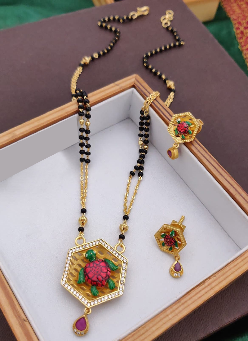 Gold mangalsutra hot sale pandal price