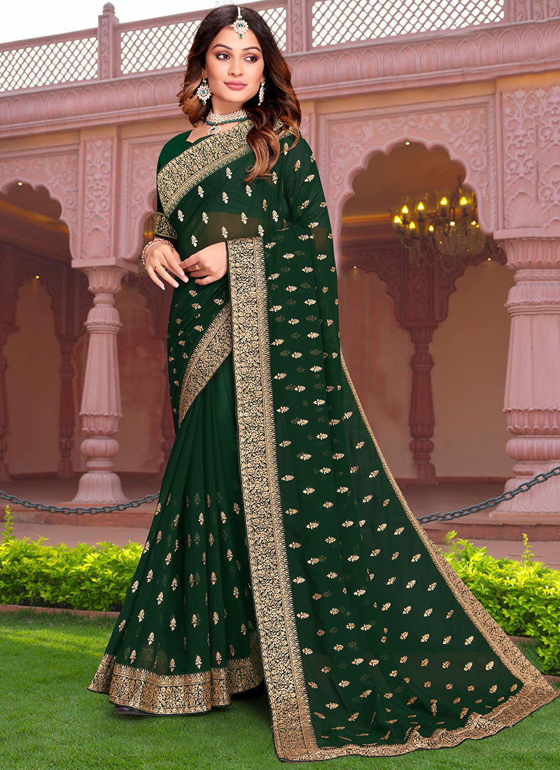Profuse Dark Green Kanjivaram Silk Saree With Exuberant Blouse Piece –  LajreeDesigner