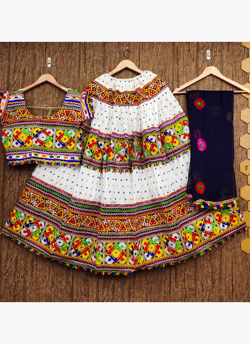 PRESENTING NEW DESIGNER PRINTED LAHENGA CHOLI | Navratri dress, Dandiya  dress, Designer lehenga choli