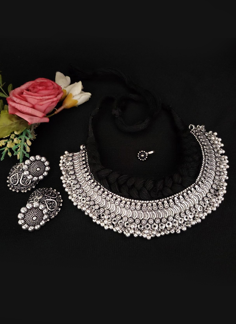 Buy Black Handcrafted cotton Thread made Ghungroo Choker set Online