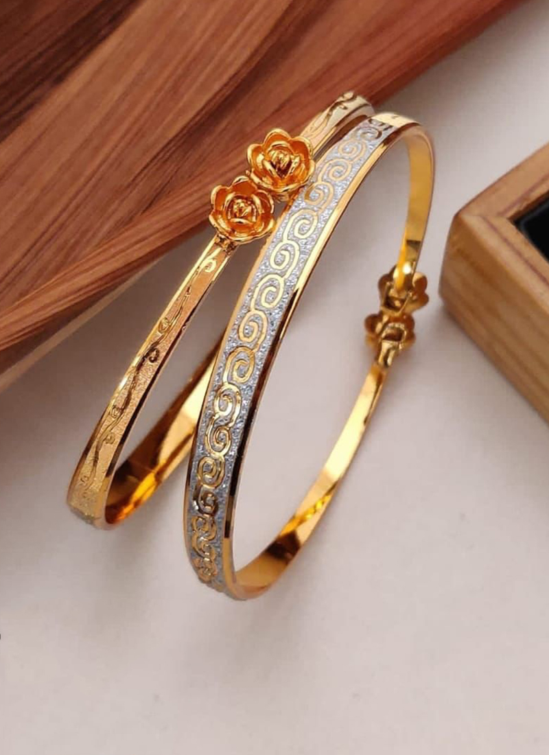 Fan Leaf Accented Diamond + 18k Gold Bangle Bracelet – Andaaz Jewelers