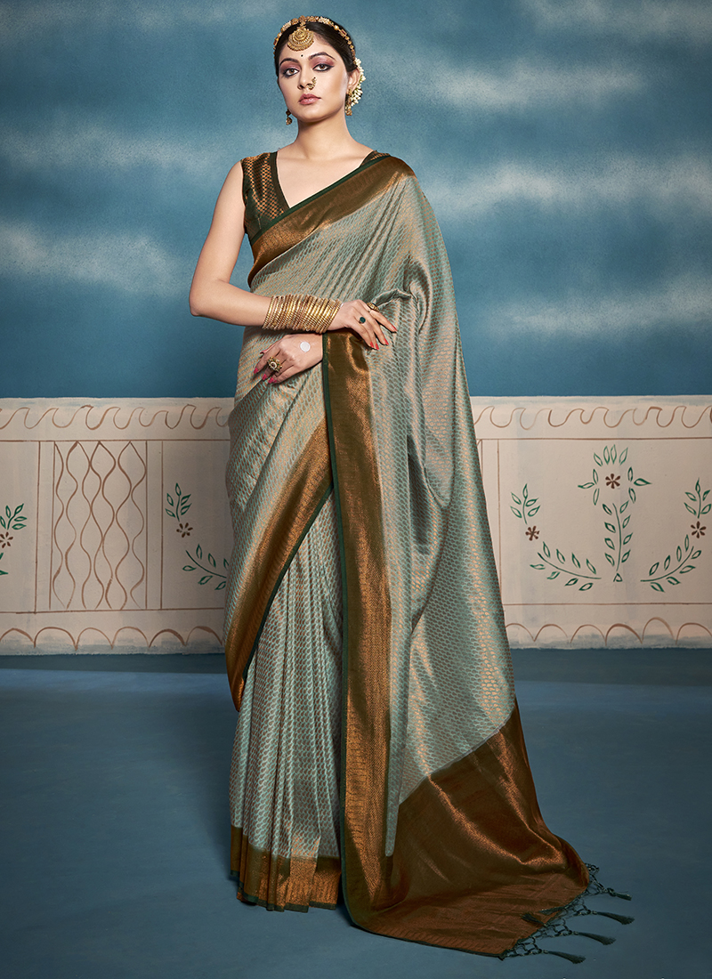 Buy the beauitiful Orange Pink Kanjivaram Saree - Karagiri