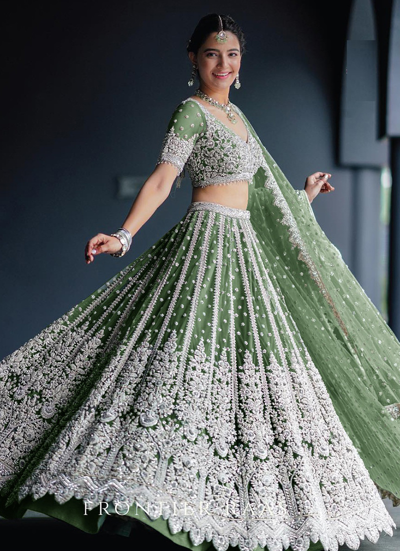 Off-White Lucknowi With Sequence & Paper Mirror Work Georgette Lehenga –  Maharani