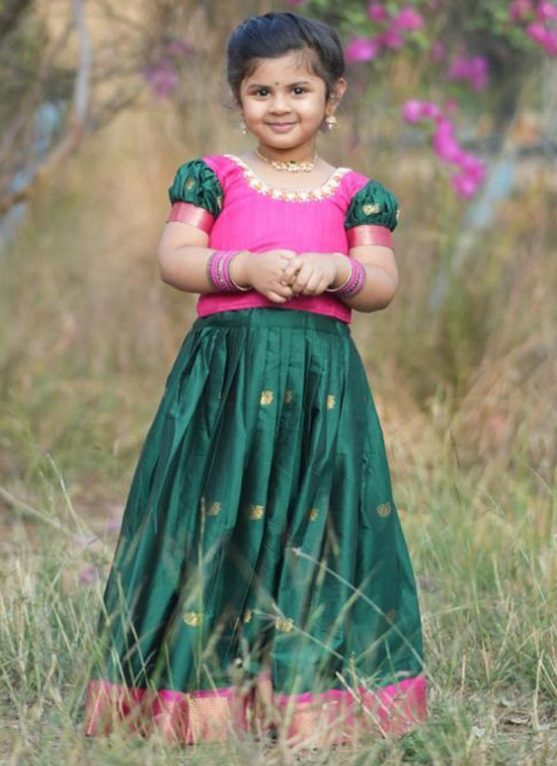 Girls Lehenga Choli 2020: Kids Choli Suits, Buy Kids Lehenga Online |  Lehenga for girls, Choli designs, Kids lehenga choli