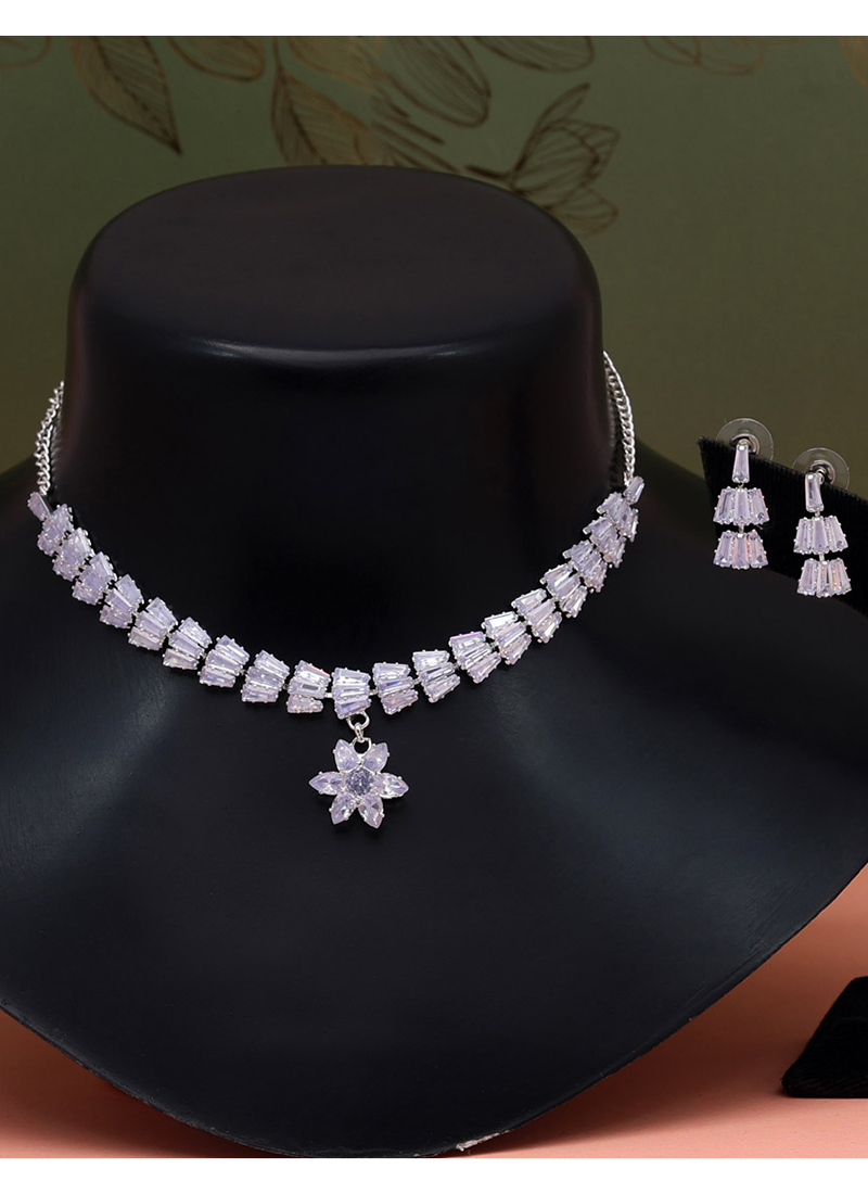 Collier Stylé Pour Femme - Occasion Sans Marque - Parfait Pour Un Look Quotidien