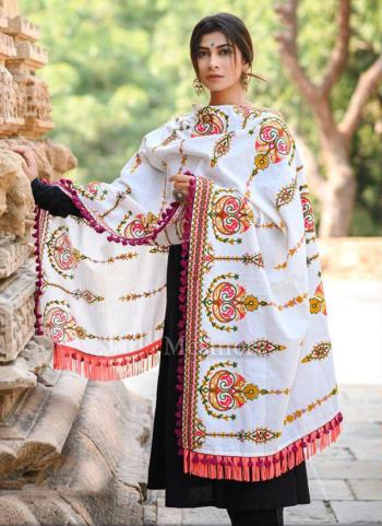Khadi White Embroidery Work Casual Wear Dupatta