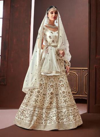 Off White Organza Silk Wedding Wear Embroidery Work Lehenga Choli