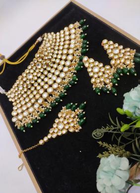 Bridal Kundan And Pearls Necklace Set Collection