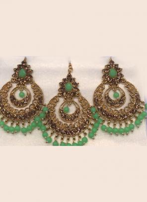 Light Green Chandbali Earrings With Maang Tikka