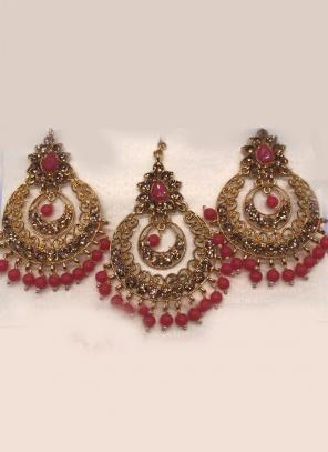 Red Chandbali Earrings With Maang Tikka