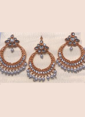 Silver And Copper Chandbali Earrings With Maang Tikka