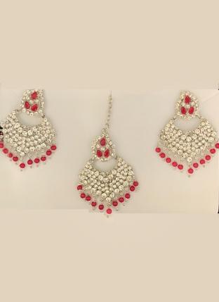 Red Pasa Design Diamond Studded Earrings With Maang Tikka