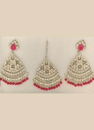 Pink Stone Studded Pasa Design Earrings With Maang Tikka