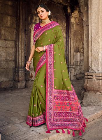 2022y/August/34284/Olive-Green-Banarasi-Silk-Traditional-Wear-Weaving-Saree-G-317.jpg
