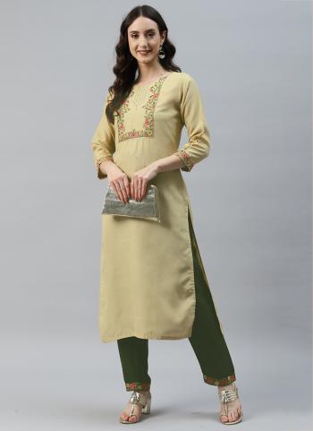 2022y/August/34469/Beige-Ruby-Cotton-Casual-Wear-Embroidery-Work-Kurti-With-Pant-SHEKP3001_ARSH2.jpg