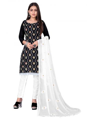 2022y/December/37132/Black-PC-Cotton-Daily-wear-Embroidered-Salwar-Suit-GNR-7004D.jpg
