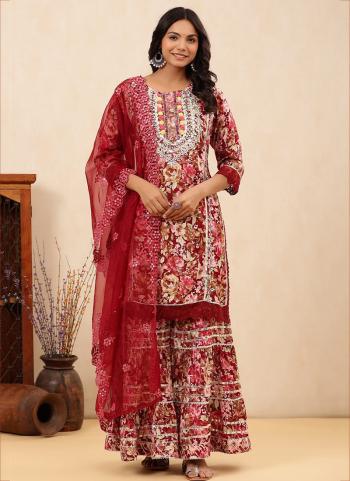 2022y/December/37260/Red-Muslin-Wedding-Wear-Hand-Work-Readymade-Salwar-Suit-SG-764.jpg