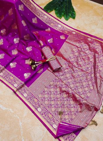 2022y/November/36395/Purple-Banarasi-Silk-Traditional-Wear-Weaving-Saree-RUTRANG79-9.jpg