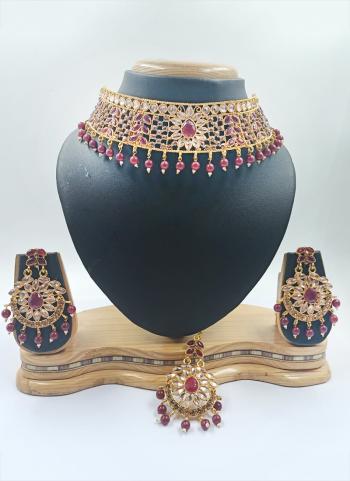 2022y/October/35731/Magenta-And-Gold-South-Indian-Style-Choker-Necklace-Set-SC-6.jpg