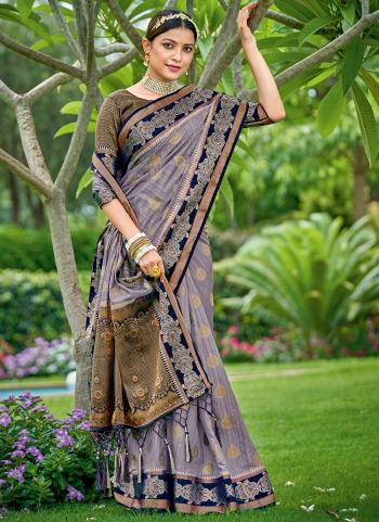 2022y/September/34885/Grey-Banarasi-Silk-Traditional-Wear-Weaving-Saree-VARNIKASILK-1006.jpg