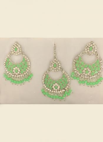 2022y/September/35395/Pista-Green-Stone-Studded-Silver-Plated-Earrings-With-Maang-Tikka-12390-6.jpg