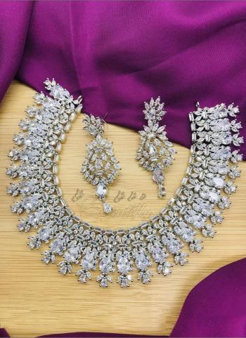 2023y/January/37770/Silver-Ad-Choker-Necklace-Set-2758470.jpg