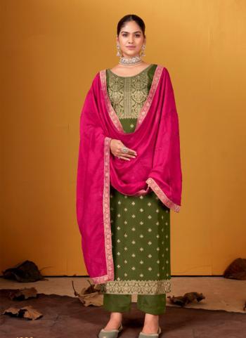2023y/January/38139/Green-Pure-Silk-Traditional-Wear-Jacquard-Salwar-Suit-SOHA-4903.jpg