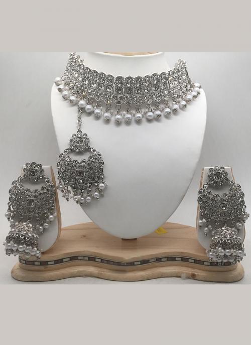 Buy Silver moti stone necklace with earrings and maang tikka 135984