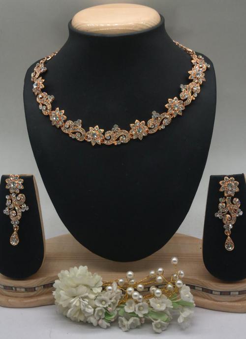 Floral Design New Fancy Necklace Set 