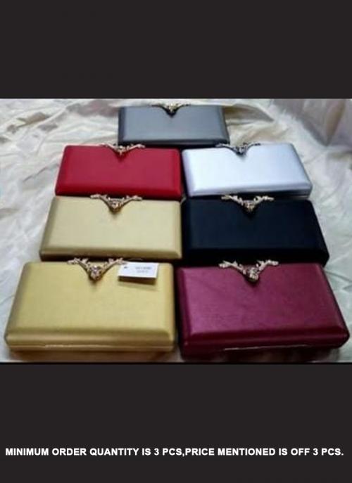 buy women's clutches online