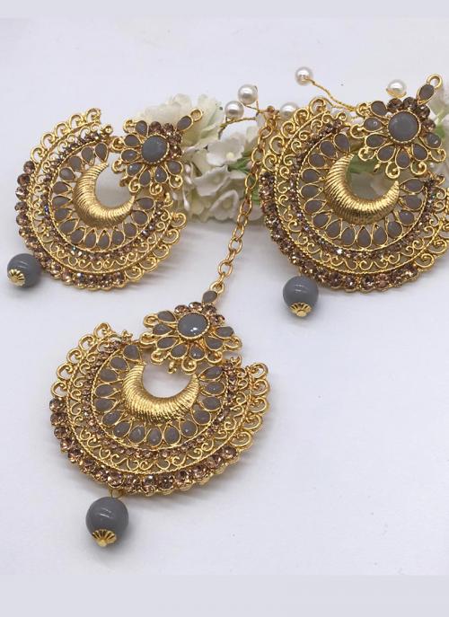 Grey And Gold Earrings With Maang Tikka 