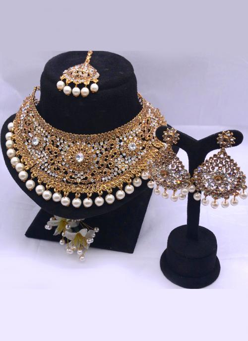 Traditional Design Necklace Set 